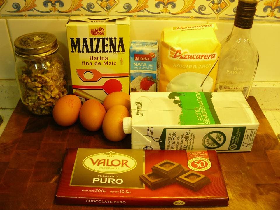 Pastel de chocolate y nueces