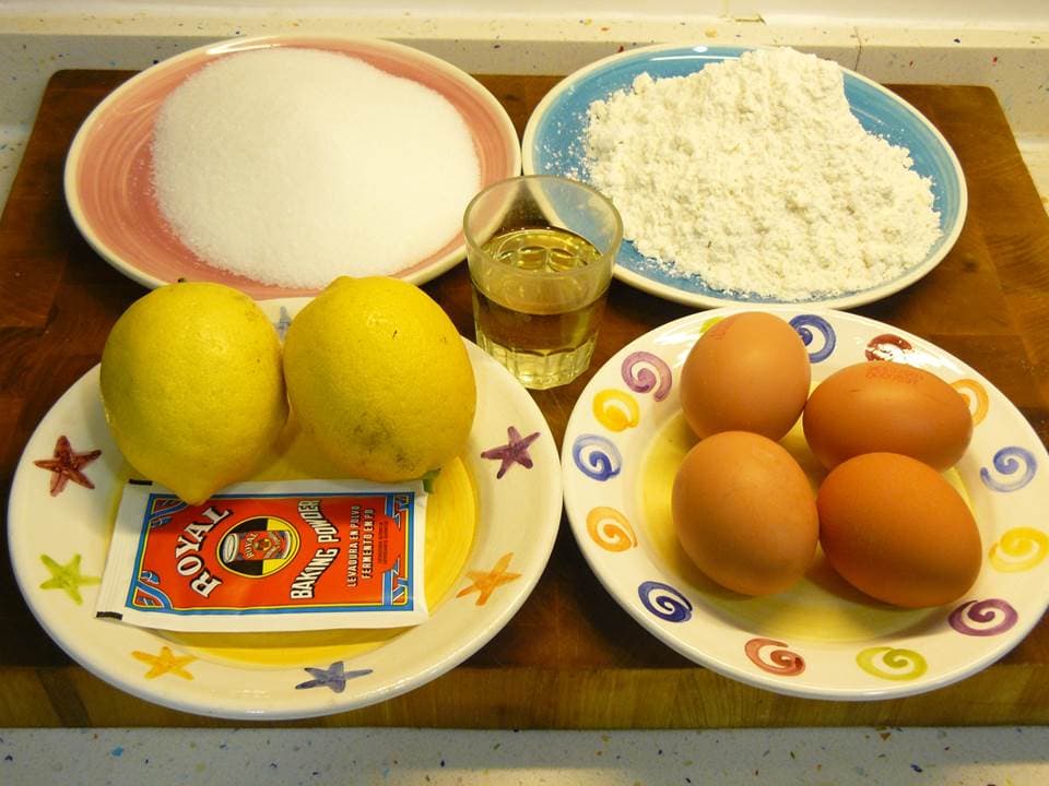 Bizcocho esponjoso de limón
